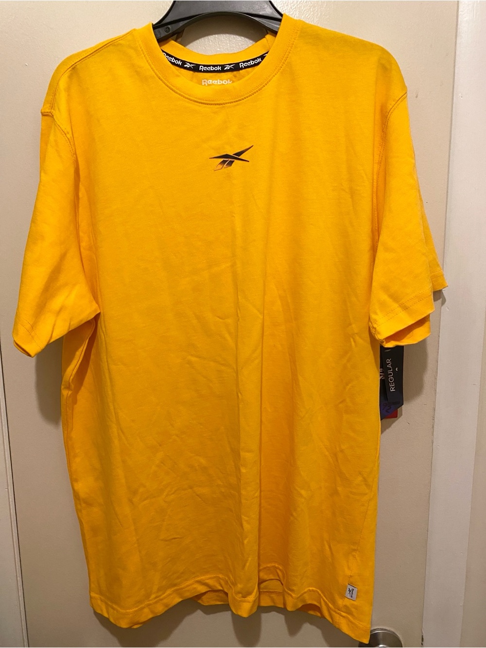 Reebok Men’s Bright Yellow Crewneck Logo Tee. Lg (c)